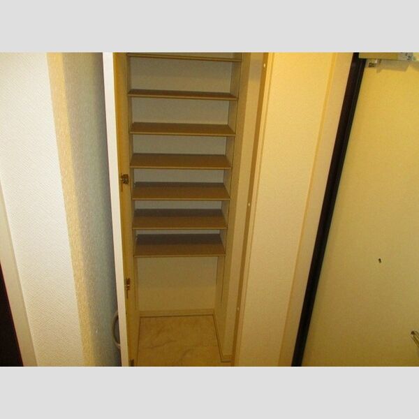 コマンドゥール シューズクローク