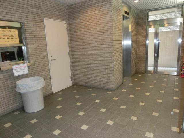 川崎アーバンリズ6階 広々としたロビー