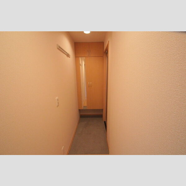 シェドゥーヴル芳和205号室 玄関