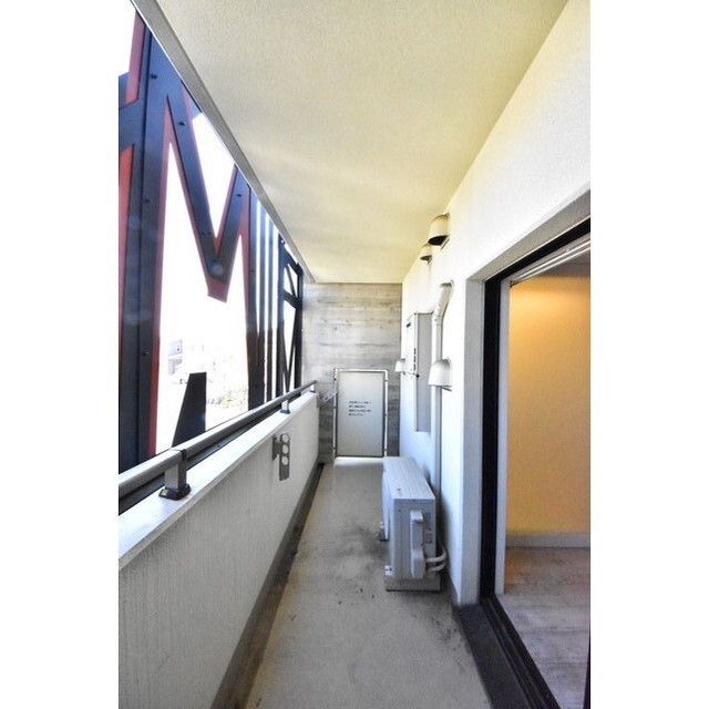 CRESCENT COURT 内観
