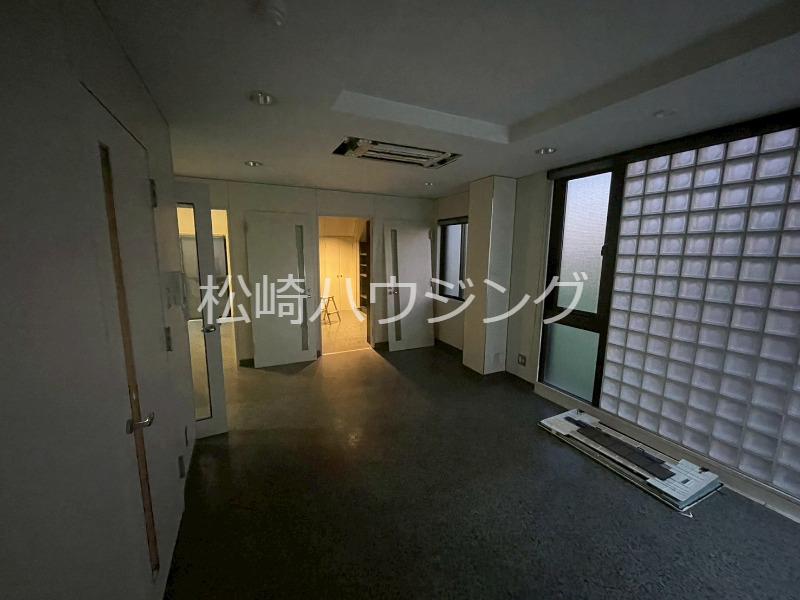 野村Ｖビル 内観