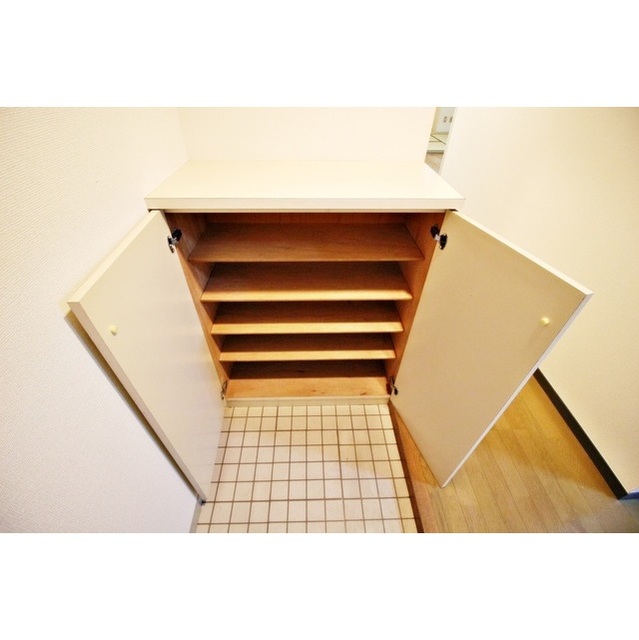 MOMO12千葉中央401号室 内観