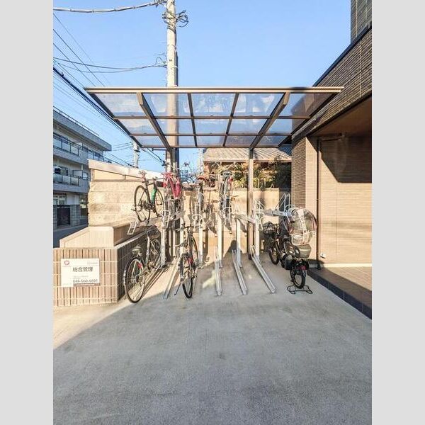 クレリアス若葉302号室 駐輪場