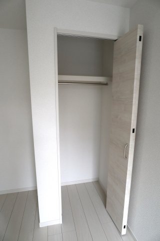 ベイルーム南吉田町201号室 収納