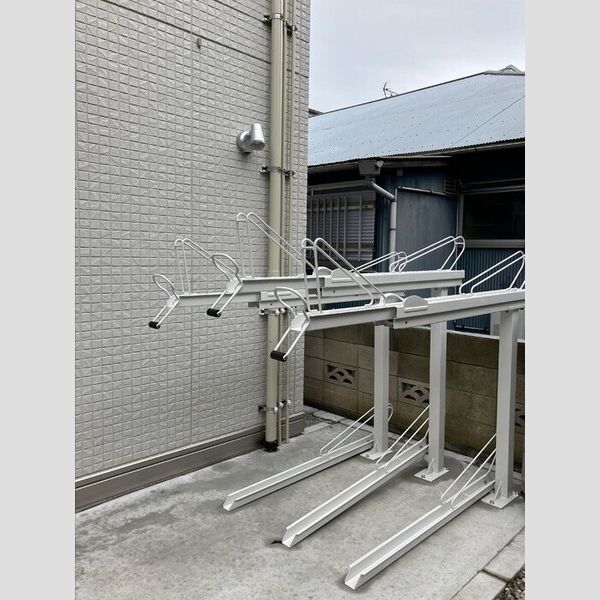 グラナーデ氷川町 駐輪場