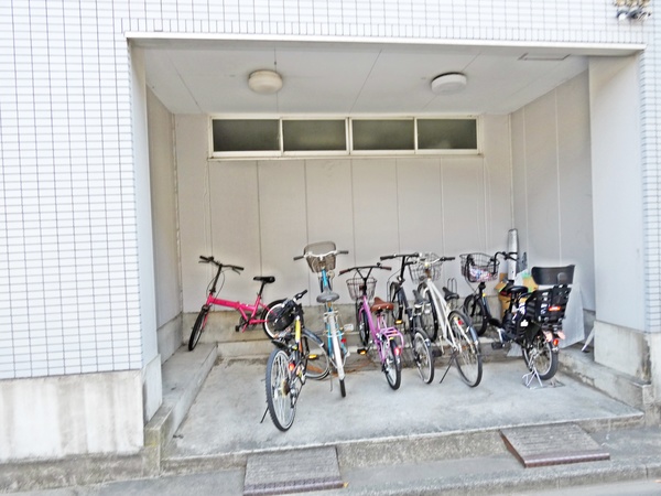 ボナール403号室 駐輪場