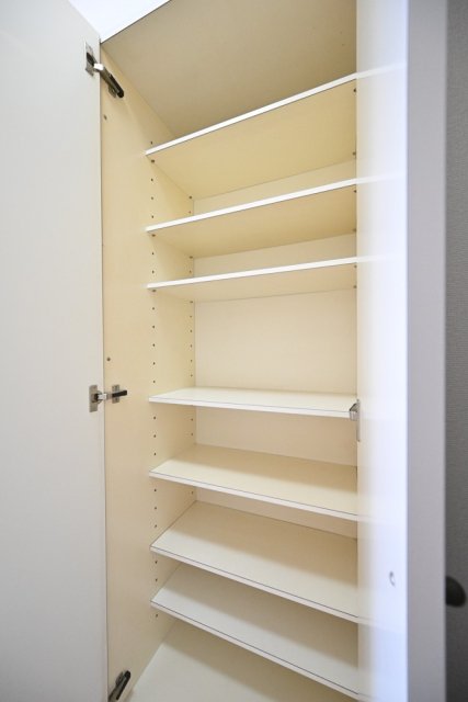 ナイスアーバンスピリッツ鶴見市場Ⅱ芦澤ビル3階 収納