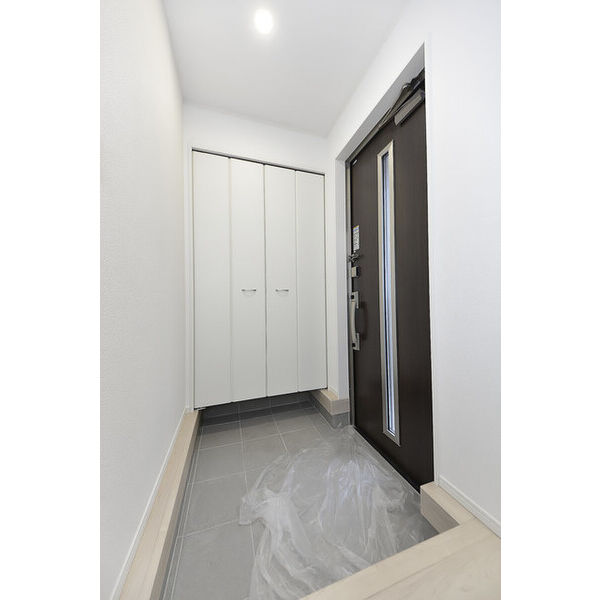 クレイドルガーデン相模原市中央区上溝第140　1号棟 玄関