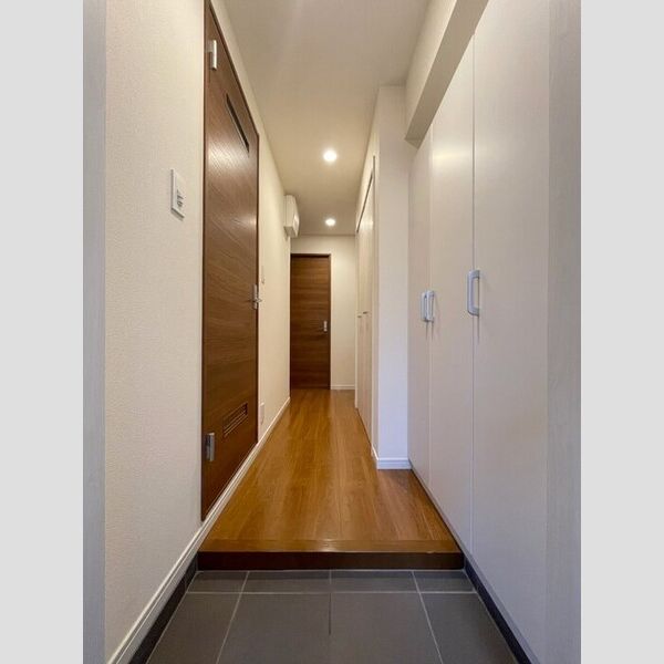 Y・Kレジデンス赤羽西 玄関