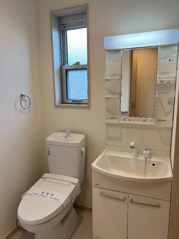 Lily東中山2階 忙しい朝に嬉しい独立洗面台付