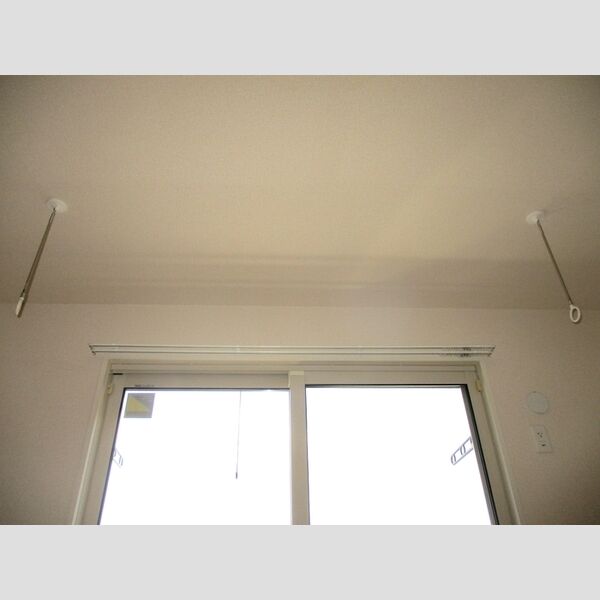 エコハウスⅡ303号室 室内物干し