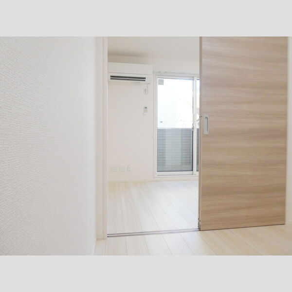 シェーングラース　D102号室 洋室からLDK