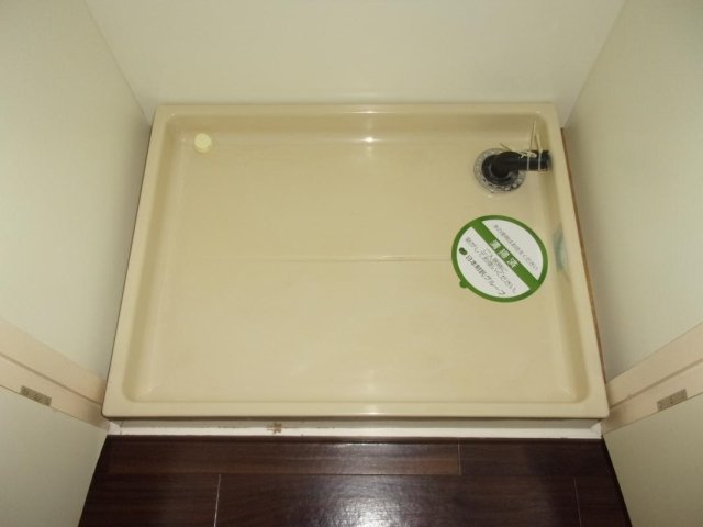 メゾンカルム横浜 室内洗濯機置場