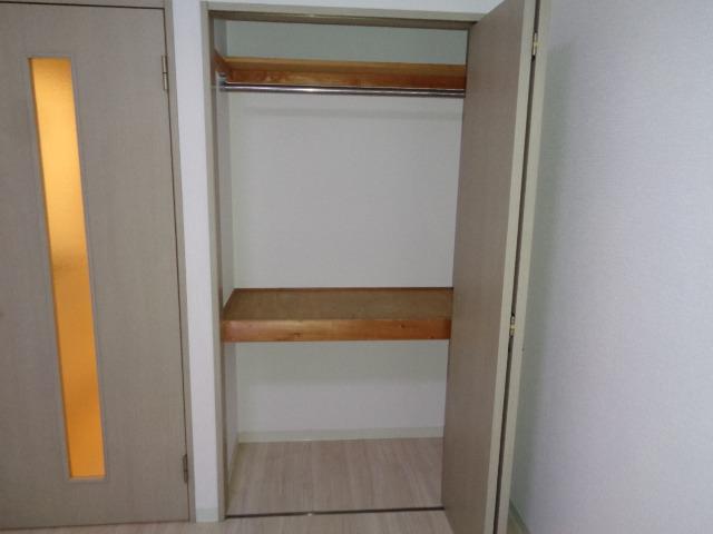 ガーデンヒルズ中山(K-048)4階 収納