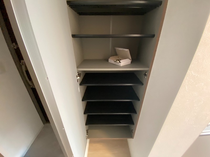 CREAL新高円寺2階 下足入れ