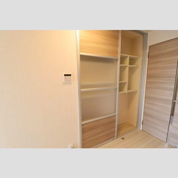 D-room Flower 物入れ