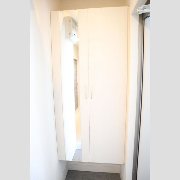 エンペラー　B105号室 トールタイプシューズBOX