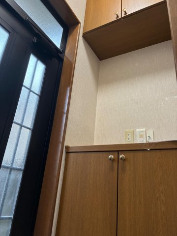 ペットと暮らす　ふじみ野　庭付き戸建て 玄関スペース　シューズクローゼット付き