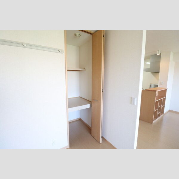 ディライトヒルズ102号室 収納