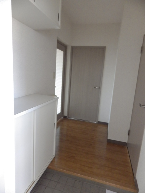 オークパレス高幡 玄関