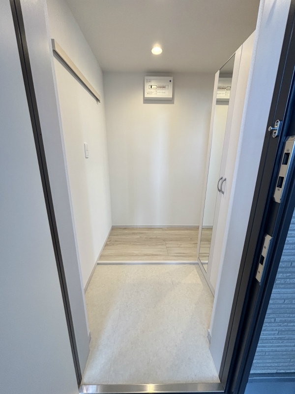 リブリ・高野3階 玄関