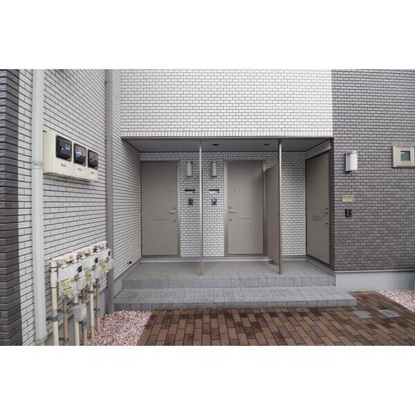 コリーヌ梶ヶ谷201号室 エントランス