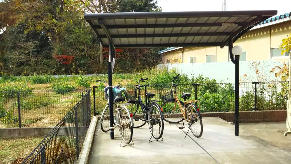 レオパレスつばさ102号室 駐輪場