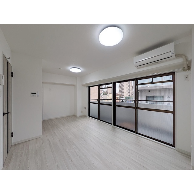 サングレース光ヶ丘302号室 リビング