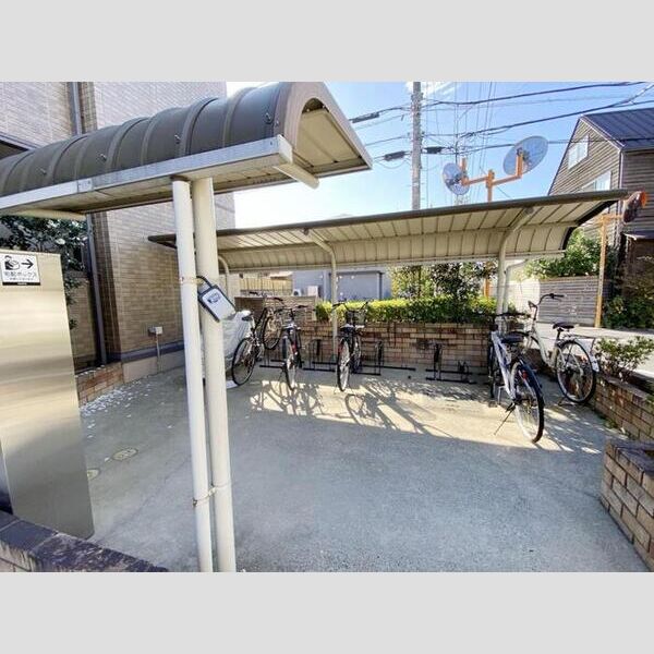 ソレーユ・トレビナ 駐輪場