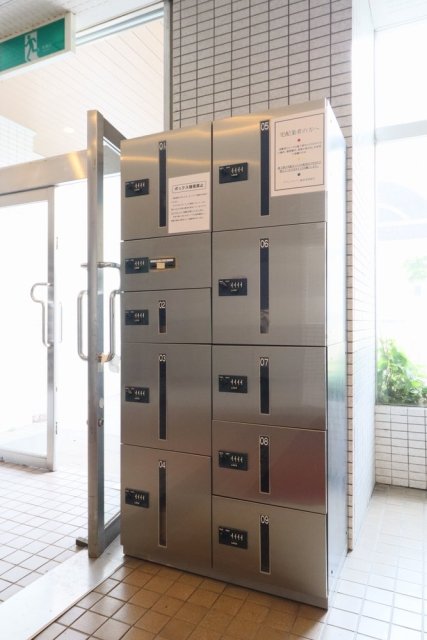 グランドメゾン鶴見5階 宅配BOX