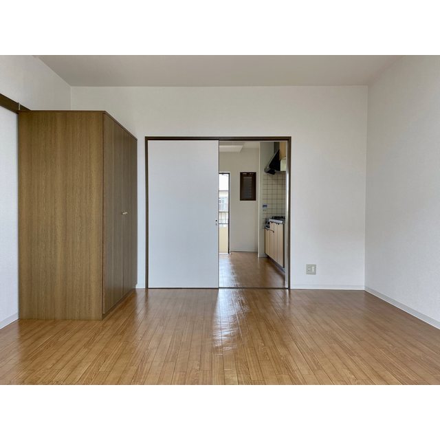 サングレースⅡ205号室 ☆洋室10帖