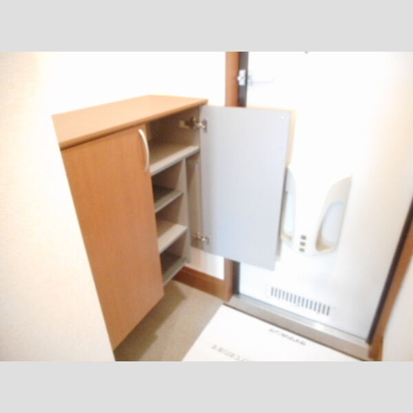 レルミタージュ101号室 シューズBOX