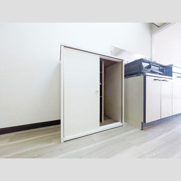 ジュネス昭島108号室 シューズボックス