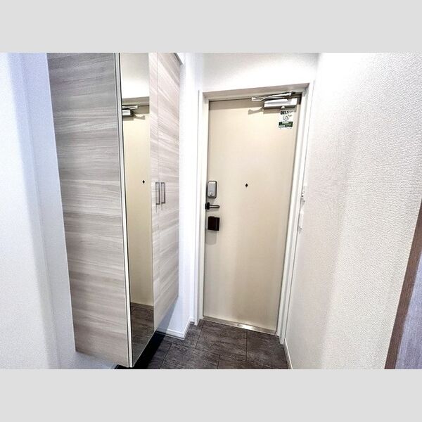 ウエストサイドレジデンス301号室 玄関