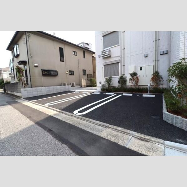 グラナーデ東葛西201号室 駐車場