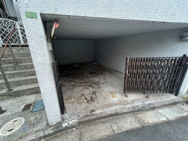 船橋市芝山6丁目戸建 駐車場