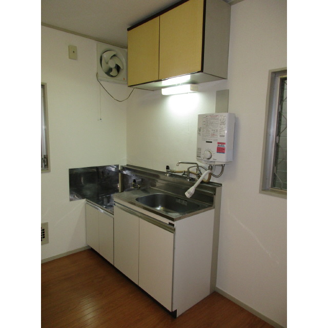 フジハイツ16号館0106号室 キッチン