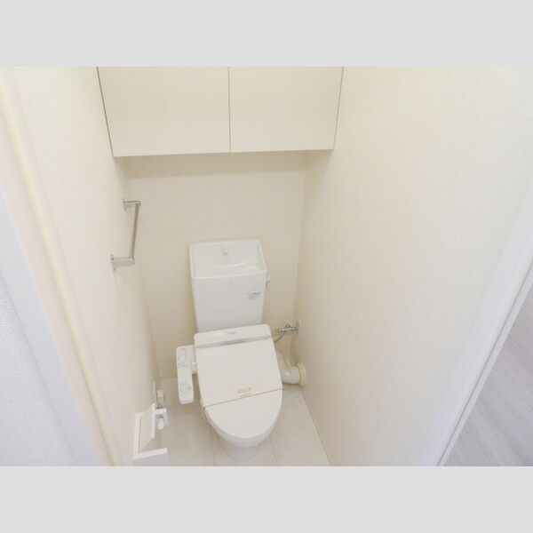 フルールさくらⅡ 温水洗浄便座付きトイレ