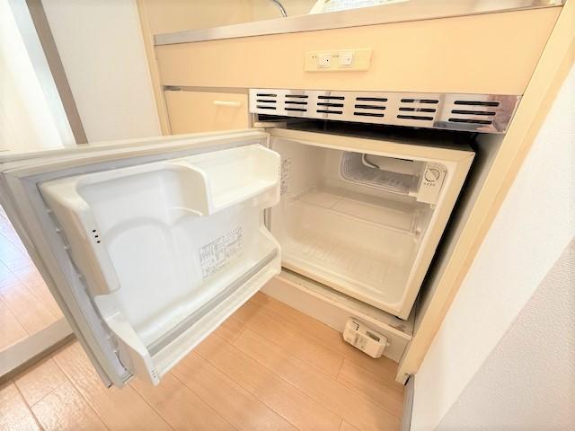 エルガーデン102号室 ミニ冷蔵庫