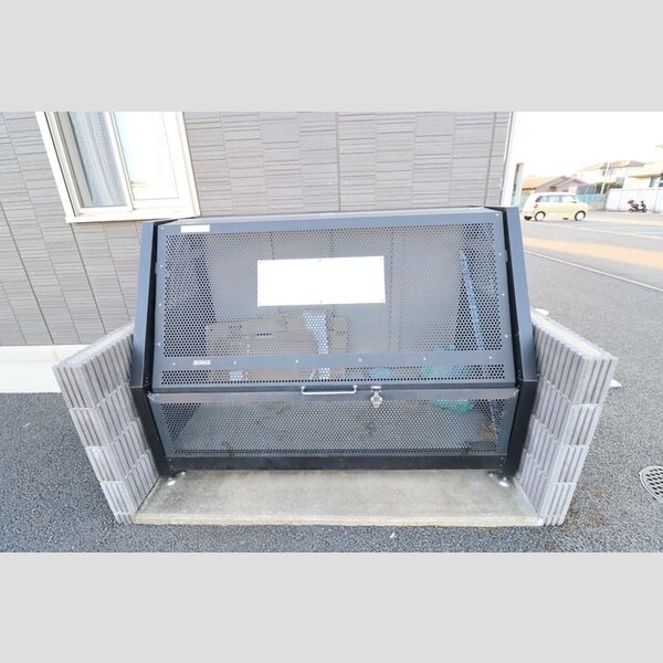 カーサ　ドマーニ103号室 ゴミストッカー