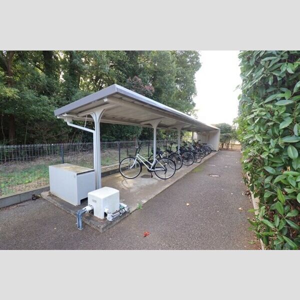 アルカンシェル202号室 駐輪場