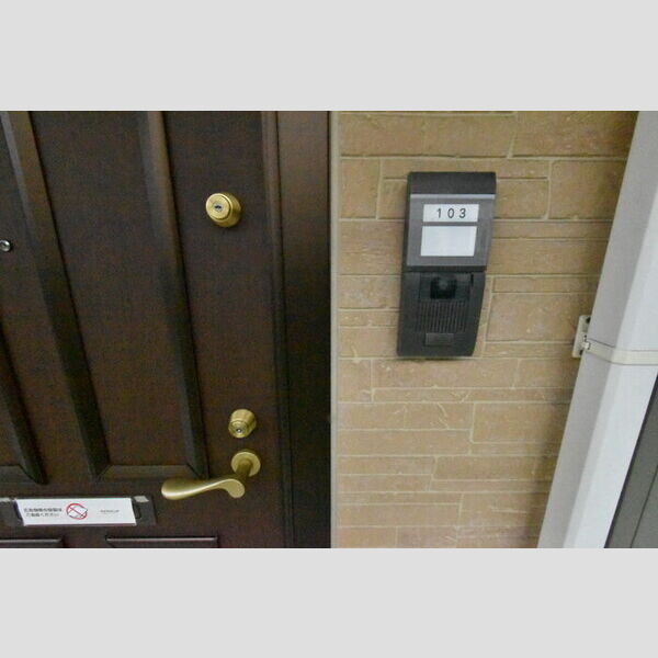 クレール四季彩の丘　六番館103号室 玄関