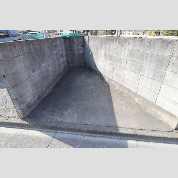 フォアシュピールハイム　B ゴミ集積所