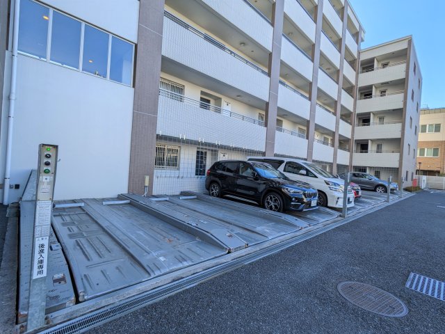 ガーデン板橋氷川町413号室 駐車場