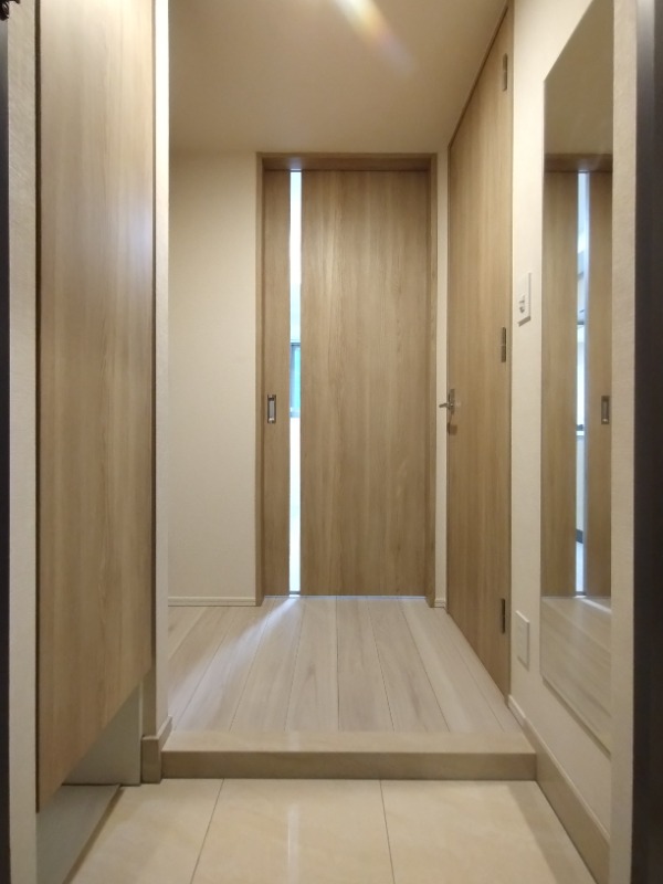 クレイシアIDZ上野5階 玄関