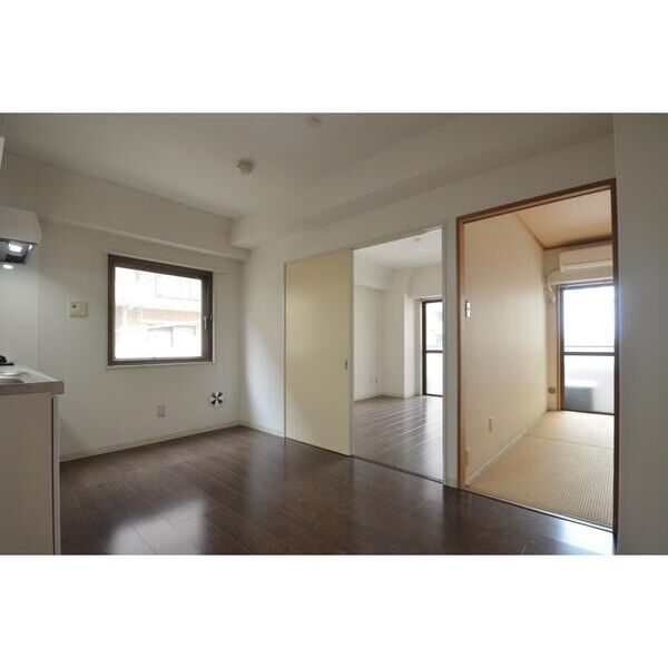 ビコーハイツ301号室 リビング