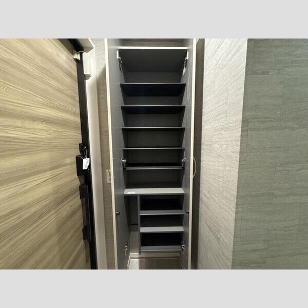 オードリーコート305号室 シューズボックス