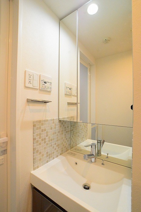 グランドコンシェルジュ大森本町Ⅰアジールコート6階 ※カラータイプ異なります。