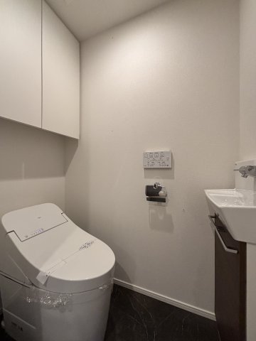 フラッフィー日本橋浜町0701号室 トイレ