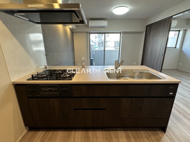 コンシェリア目黒本町 ＴＨＥ ＲＥＳＩＤＥＮＣＥ3階 3口ガスコンロ/シンクが大きく使いやすい設計